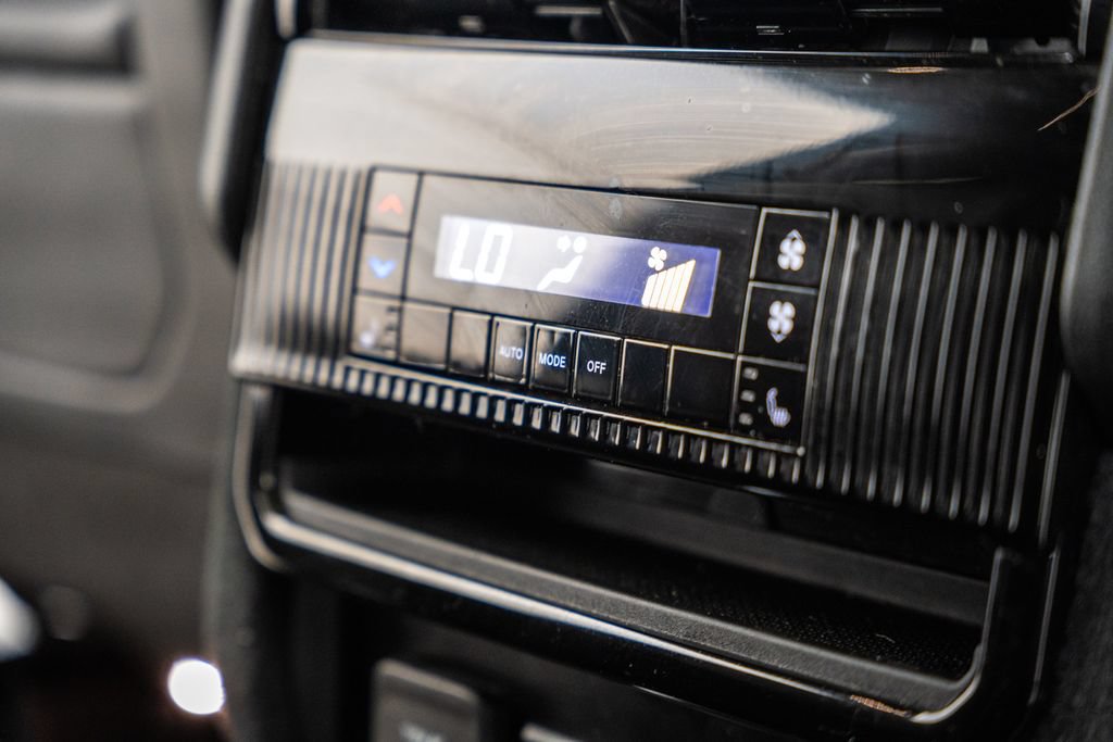 Used 2024 Jeep Wagoneer Series II AWD/4WD image 36