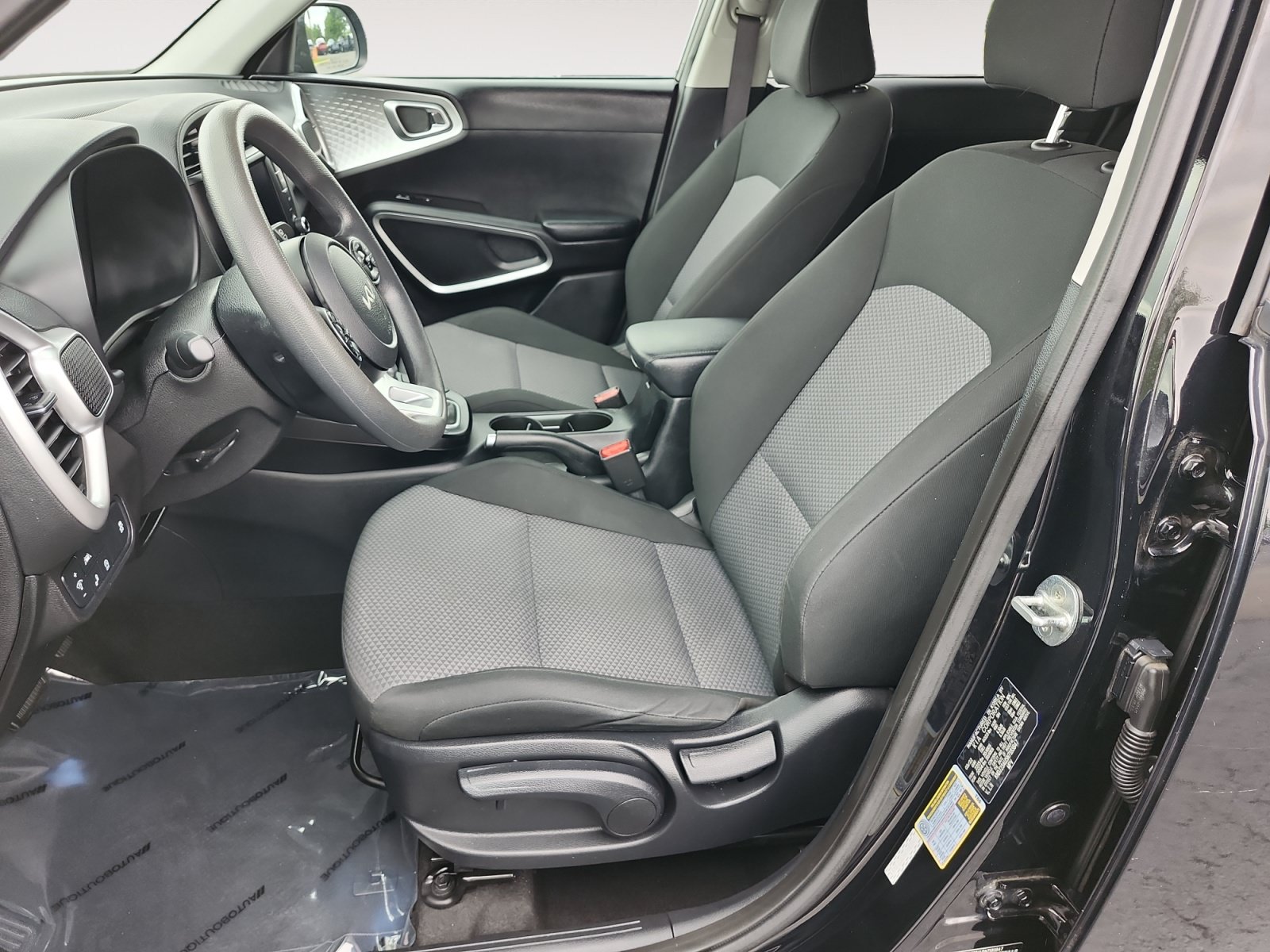 Used 2022 Kia Soul LX w/ Technology Package FWD image 9