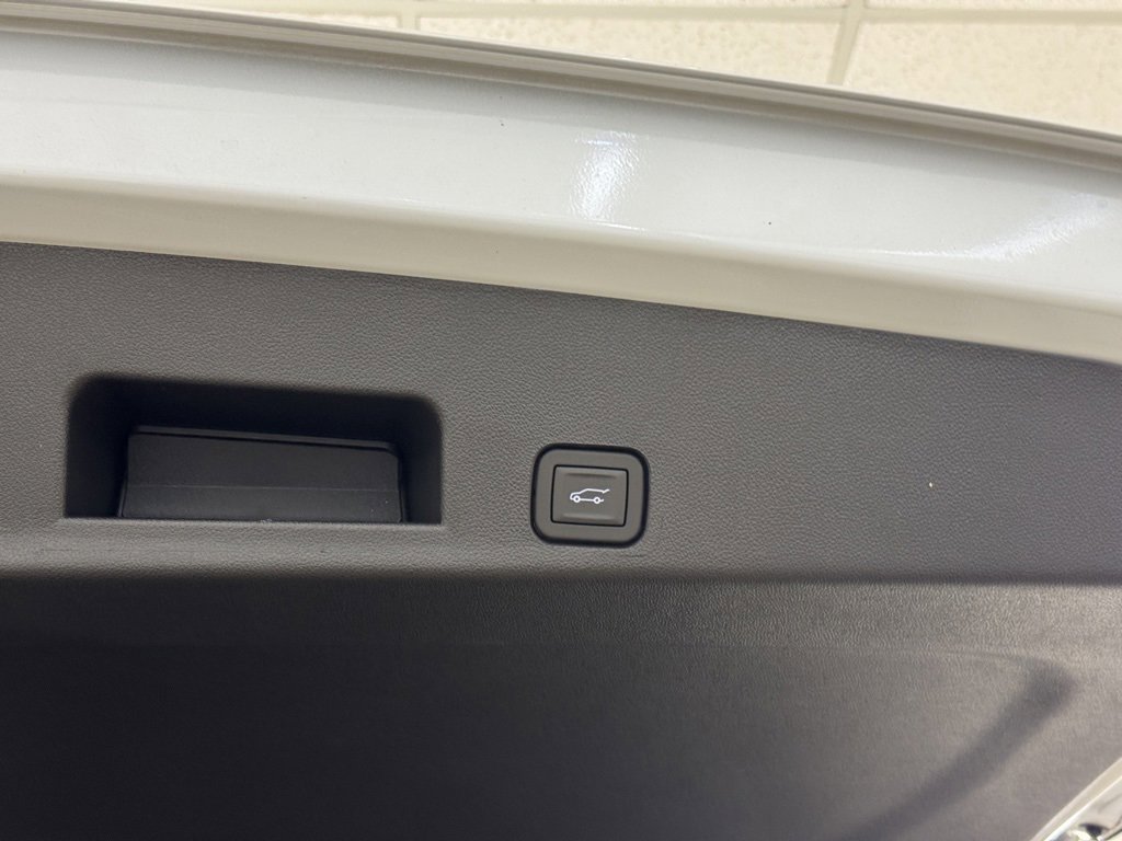 New 2026 Chevrolet Traverse LT w/ Sun and Wheel Package image 25