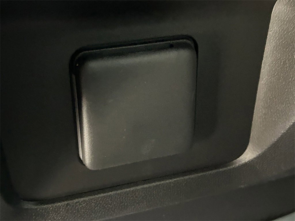 Used 2022 GMC Yukon Denali image 24