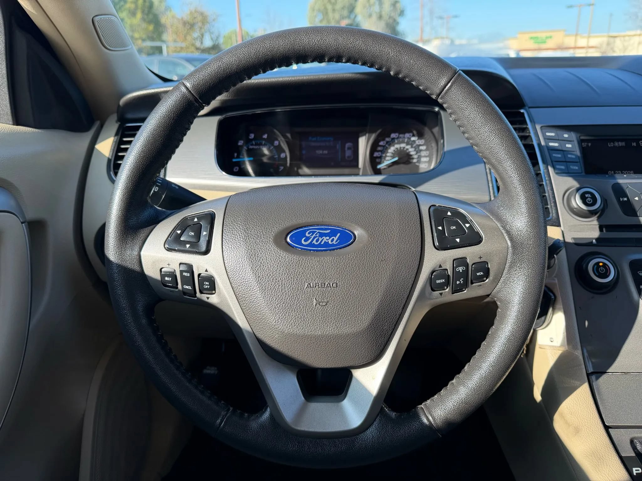 Used 2016 Ford Taurus SEL FWD image 12