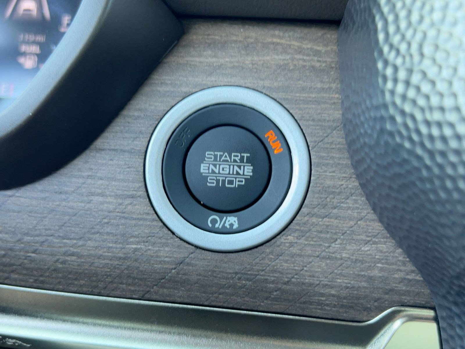 Used 2025 RAM 1500 Limited image 26