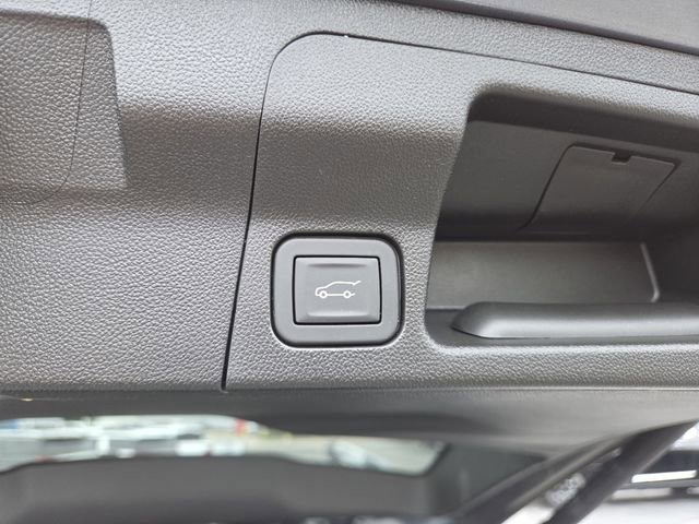 Used 2020 GMC Acadia Denali w/ Technology Package FWD image 20