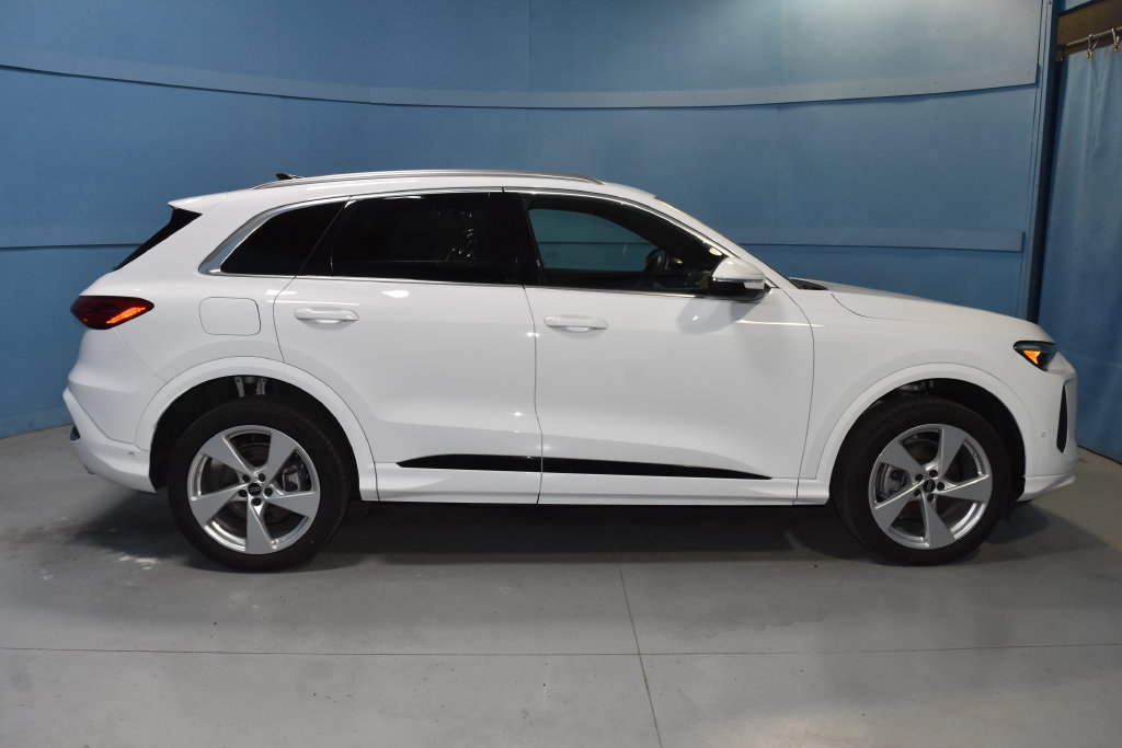 Certified 2025 Audi Q5 Premium Plus w/ Premium Plus AWD/4WD image 20