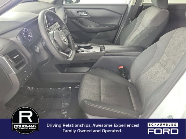Used 2024 Nissan Rogue SV FWD image 4
