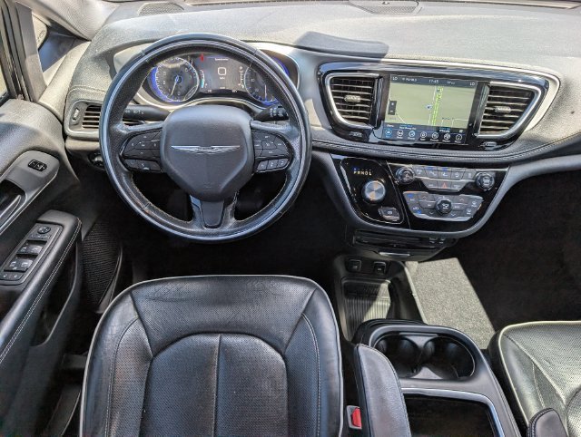Used 2019 Chrysler Pacifica Limited w/ Advanced Safetytec Group FWD image 27