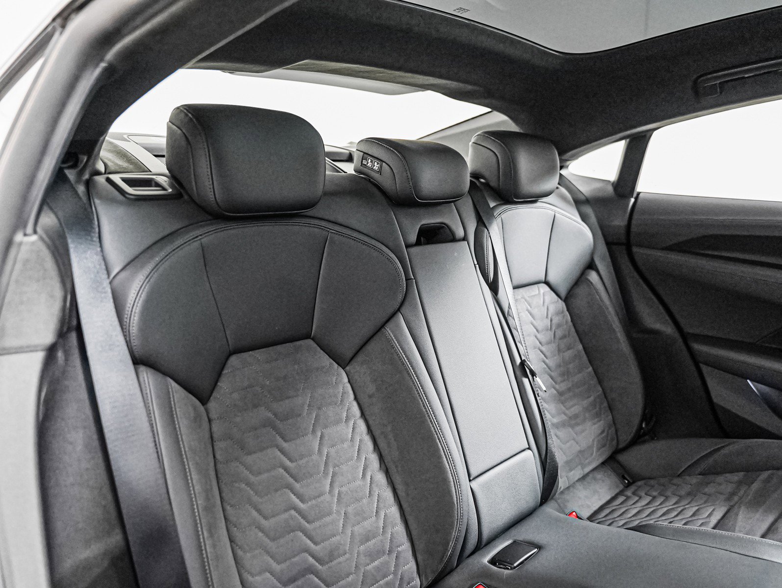 Certified 2024 Audi e-tron GT Prestige AWD/4WD image 12