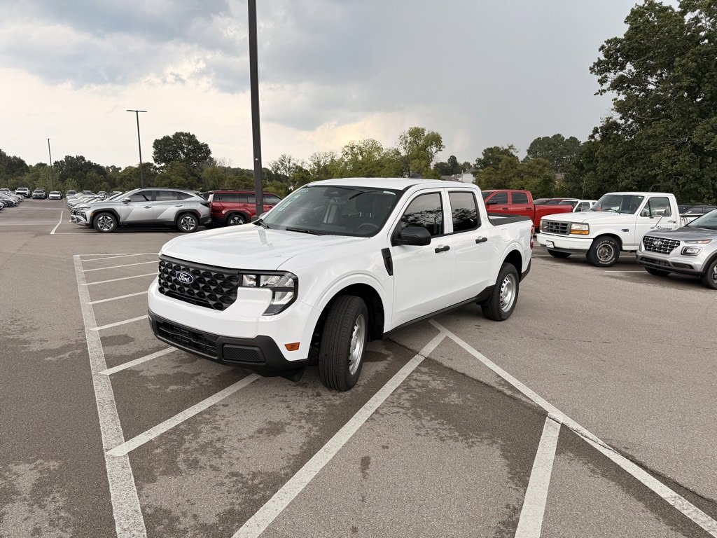 New 2025 Ford Maverick XL image 4