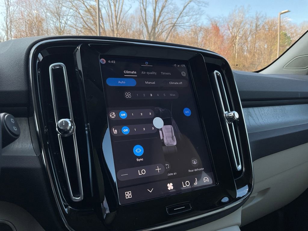 New 2026 Volvo XC40 B5 Plus w/ Protection Package Premier image 25