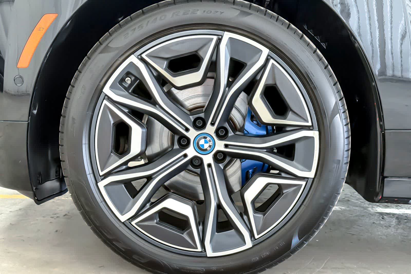 Used 2024 BMW iX xDrive50 w/ Sport Package AWD/4WD image 27