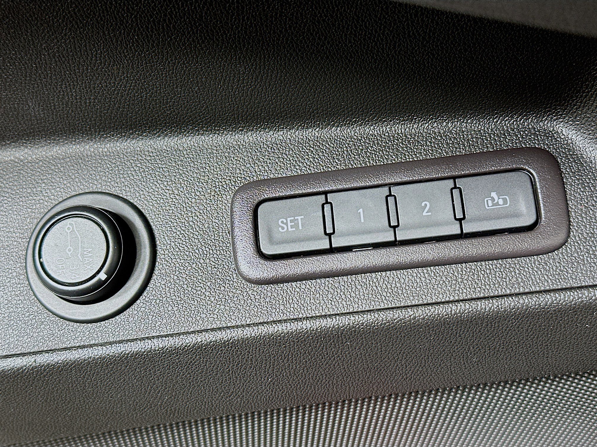 Used 2020 Chevrolet Equinox Premier image 34