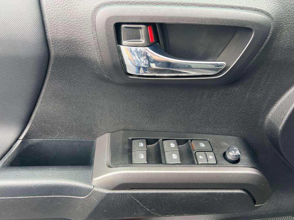 Used 2023 Toyota Tacoma TRD Off-Road image 17