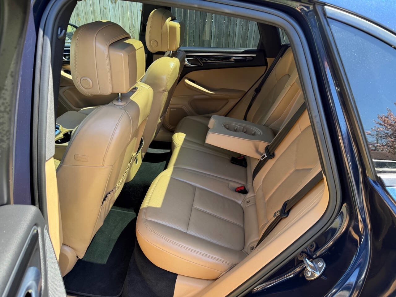 Used 2018 Porsche Macan AWD/4WD image 11