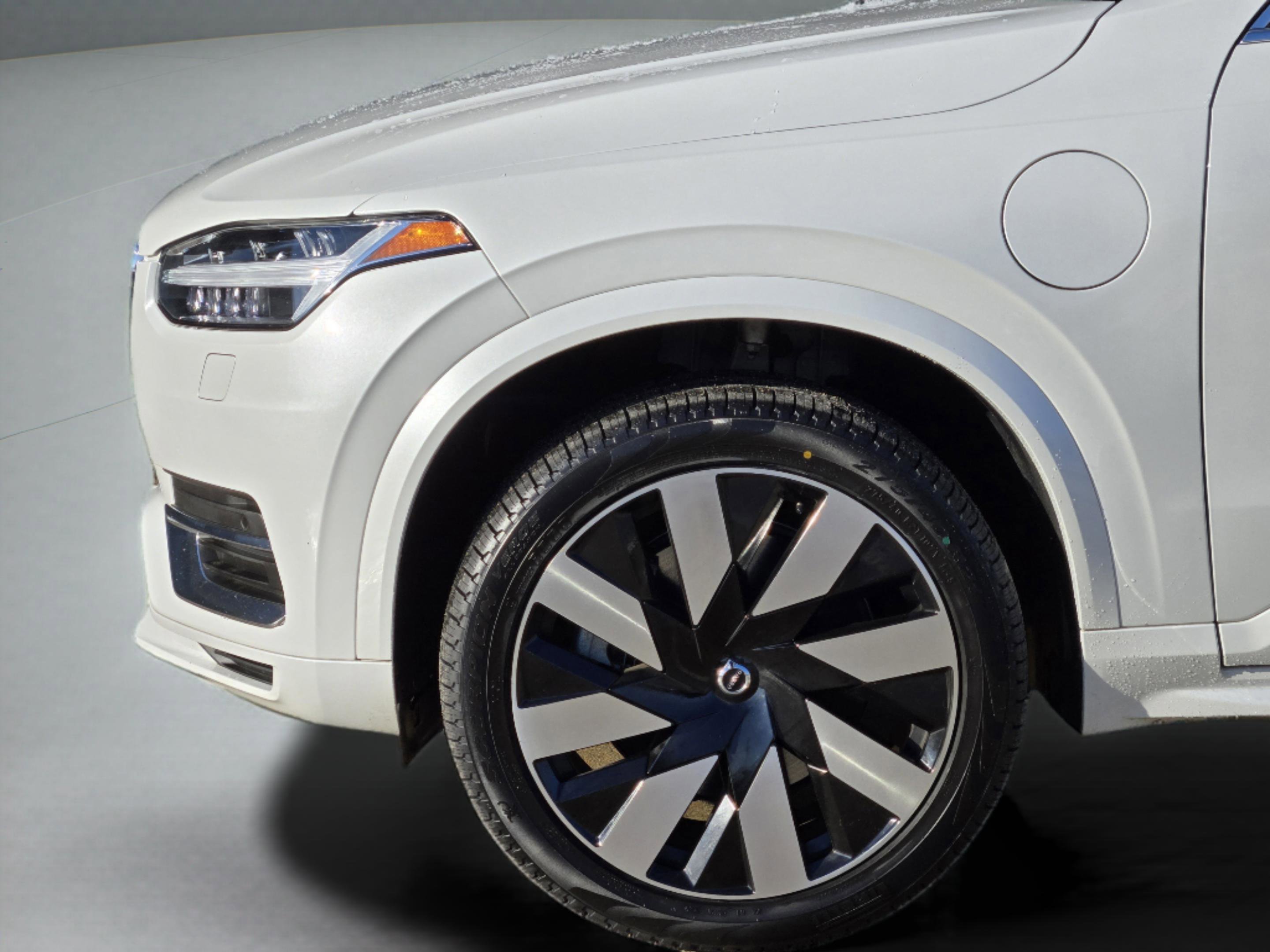 Used 2023 Volvo XC90 T8 Core w/ Protection Package Premier image 43