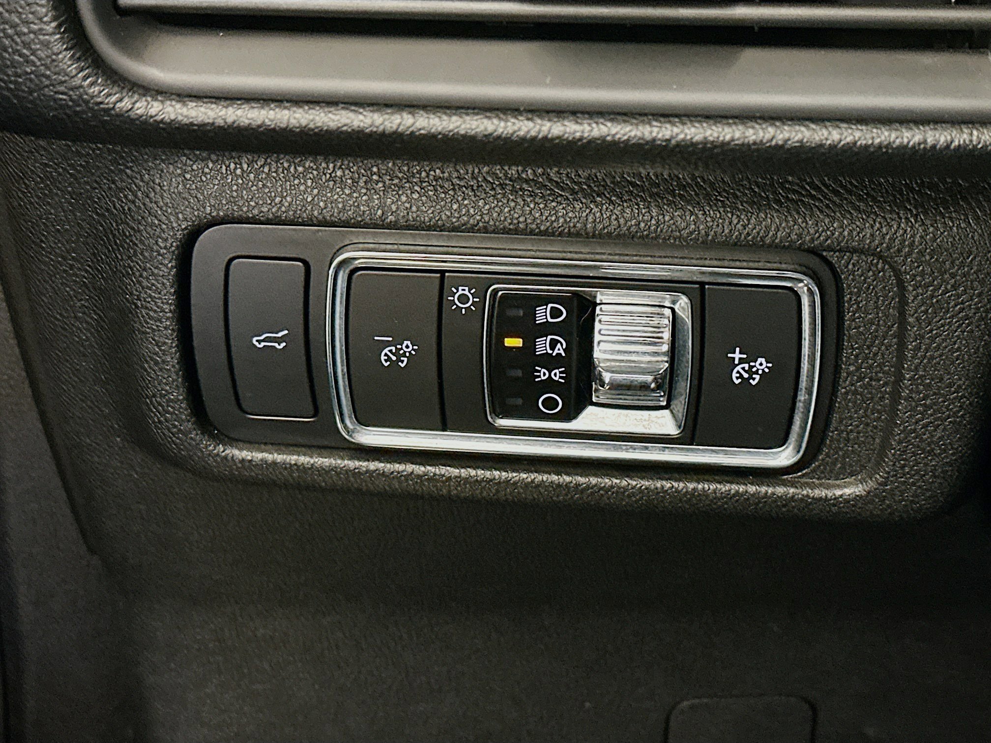 Used 2024 Lincoln Corsair Reserve w/ Equipment Group 201A image 17