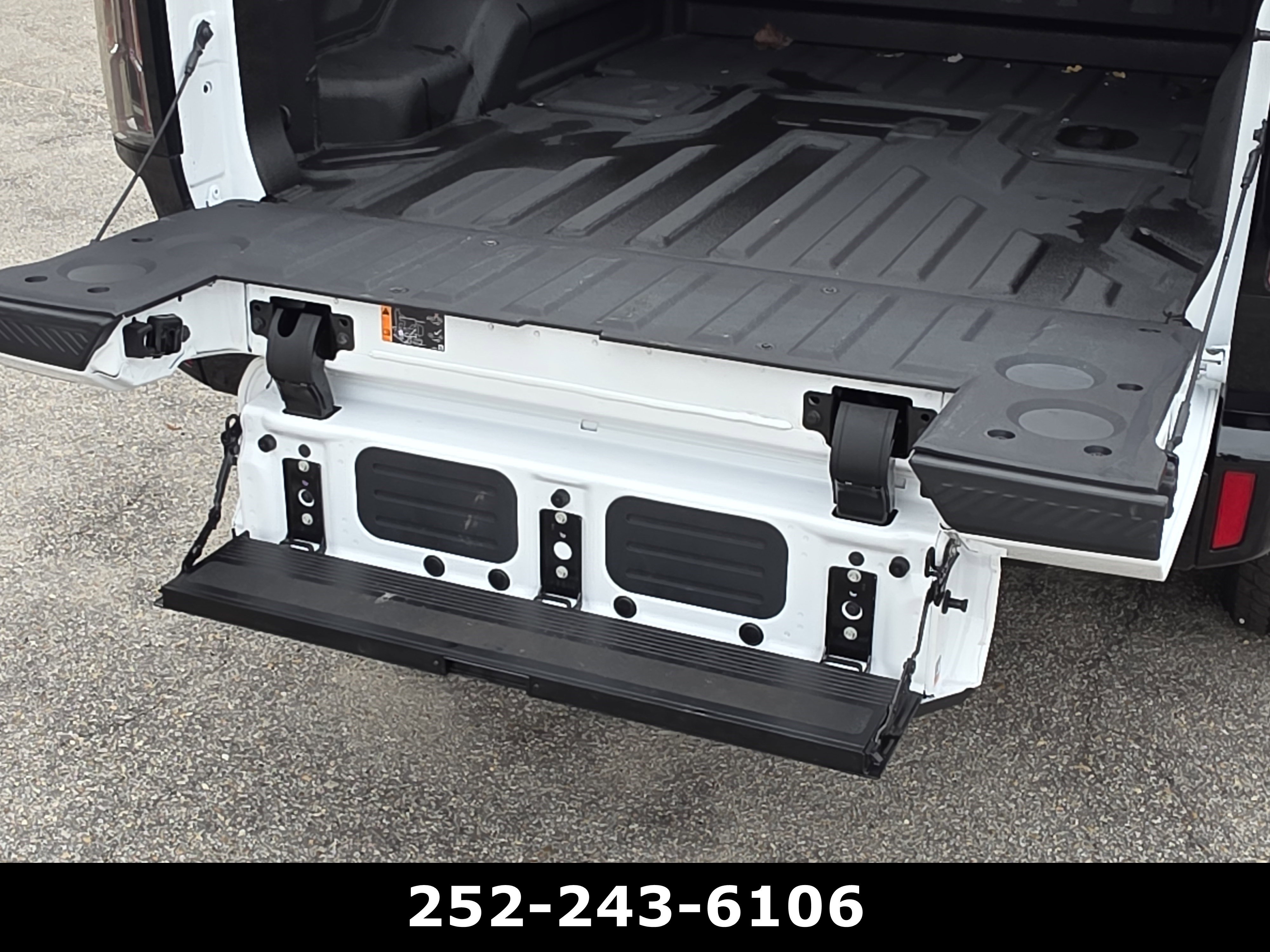 Used 2025 GMC Hummer EV 3X AWD/4WD image 48