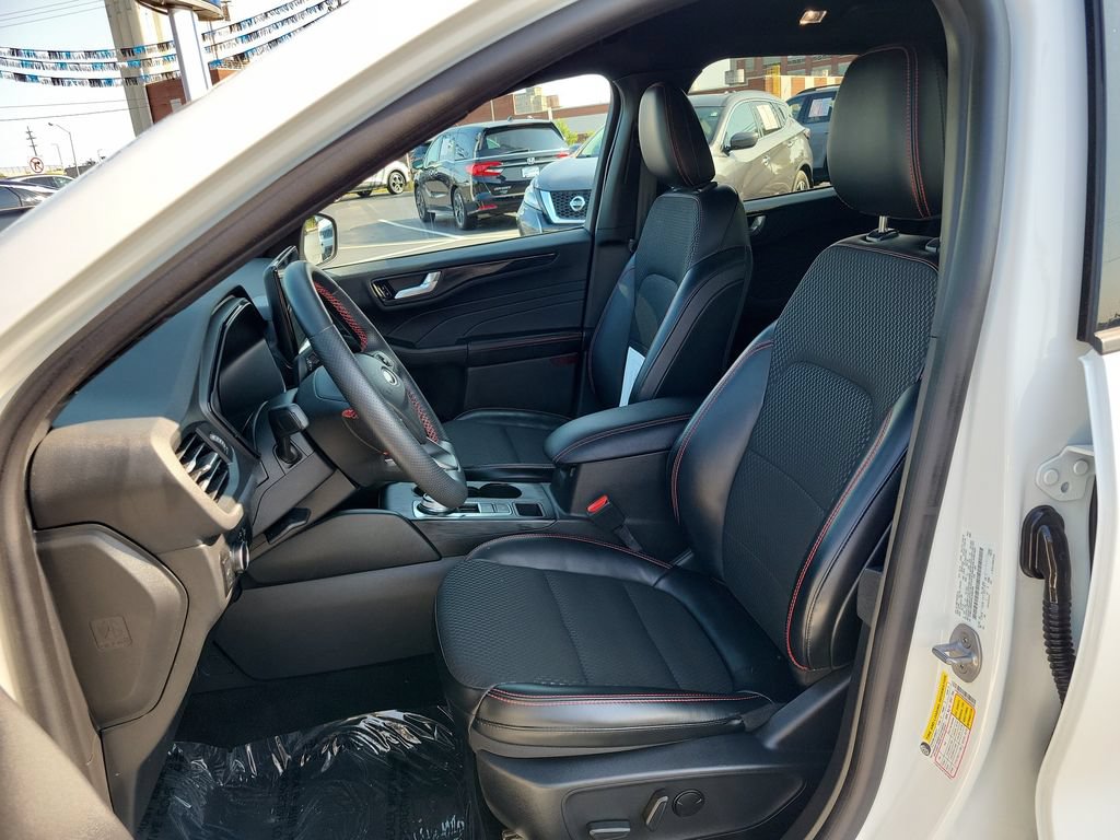Certified 2024 Ford Escape ST-Line w/ Tech Pack #1 AWD/4WD image 7