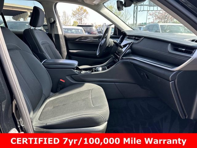 Certified 2023 Jeep Grand Cherokee Laredo AWD/4WD image 11