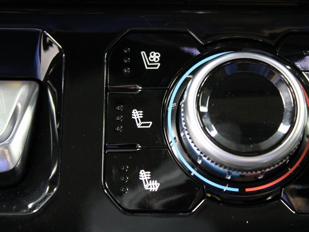 Used 2024 GMC Sierra 2500 Denali w/ Technology Package image 70