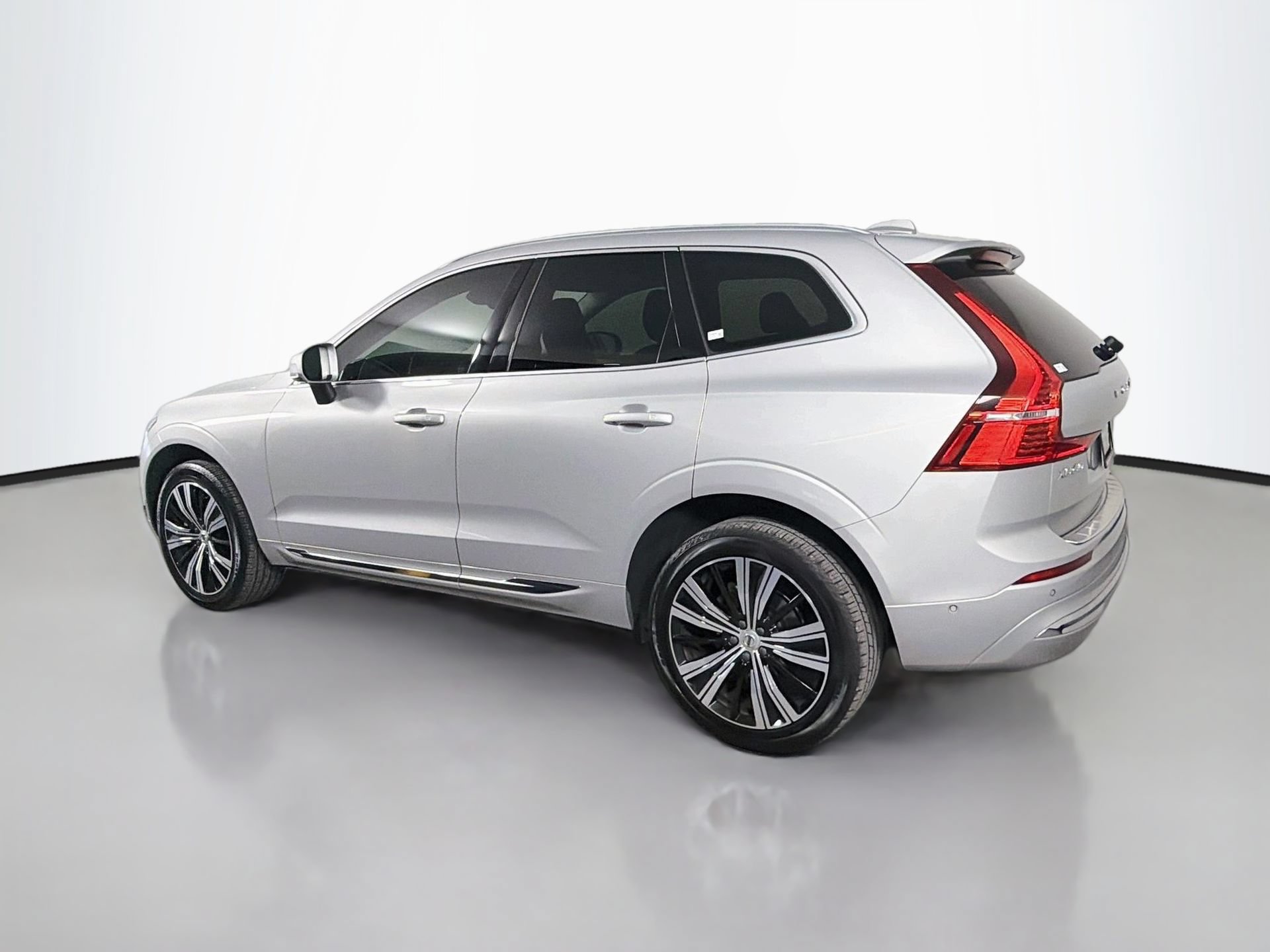 Certified 2023 Volvo XC60 B5 Plus w/ Protection Package Premier FWD image 8