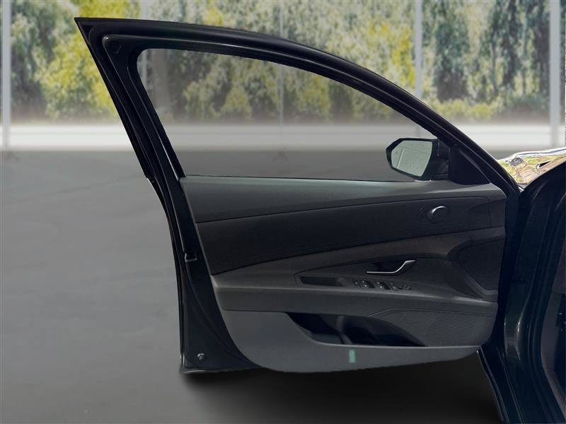 Used 2024 Hyundai Elantra Blue FWD image 20