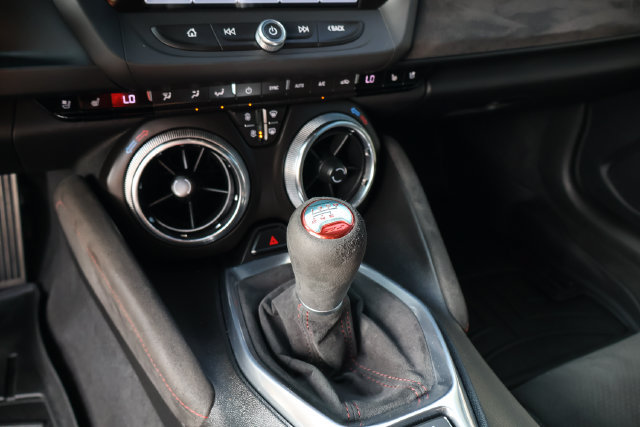 Used 2018 Chevrolet Camaro ZL1 RWD image 12