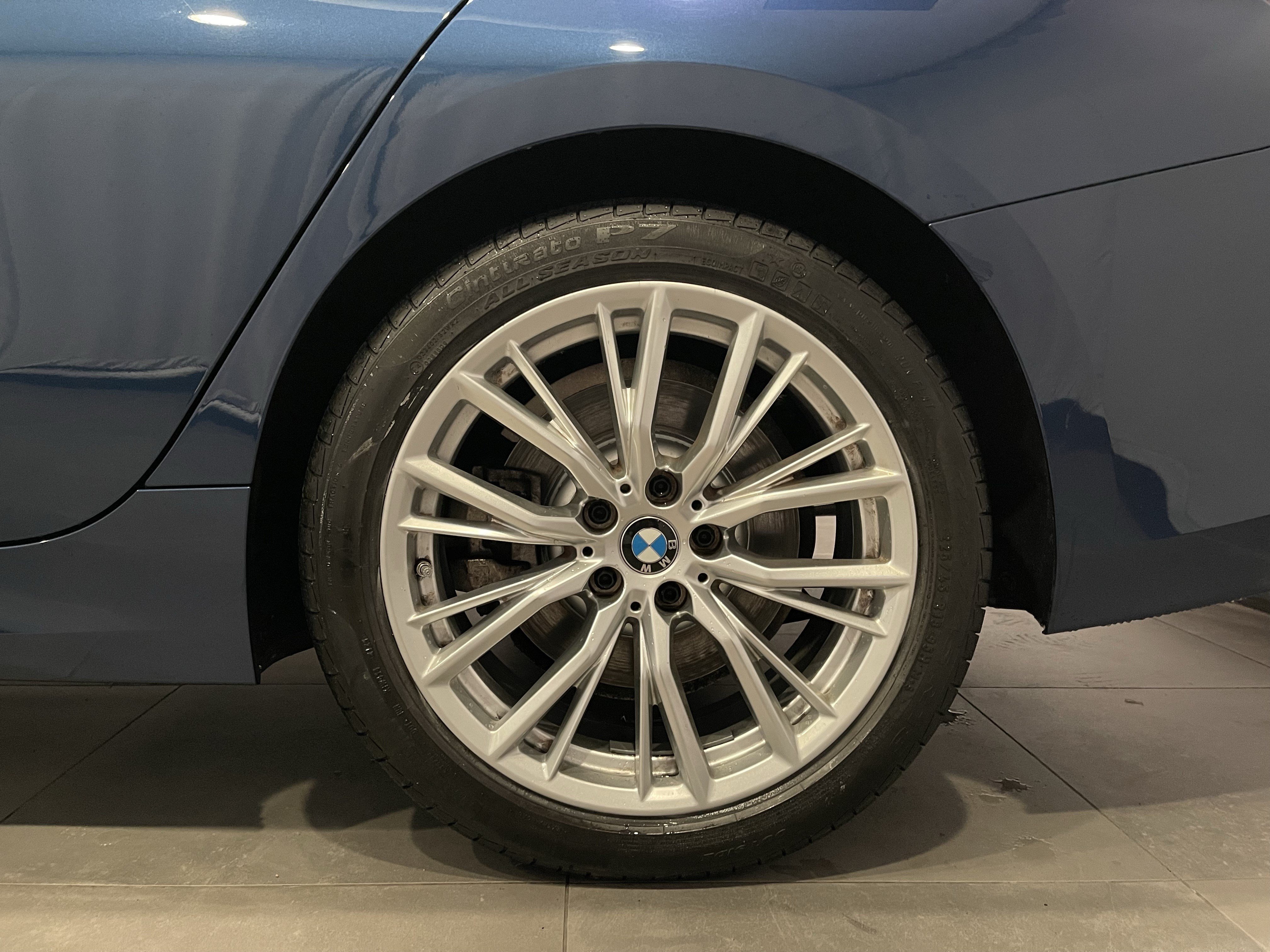 Certified 2024 BMW 330i xDrive Sedan w/ Premium Package AWD/4WD image 8