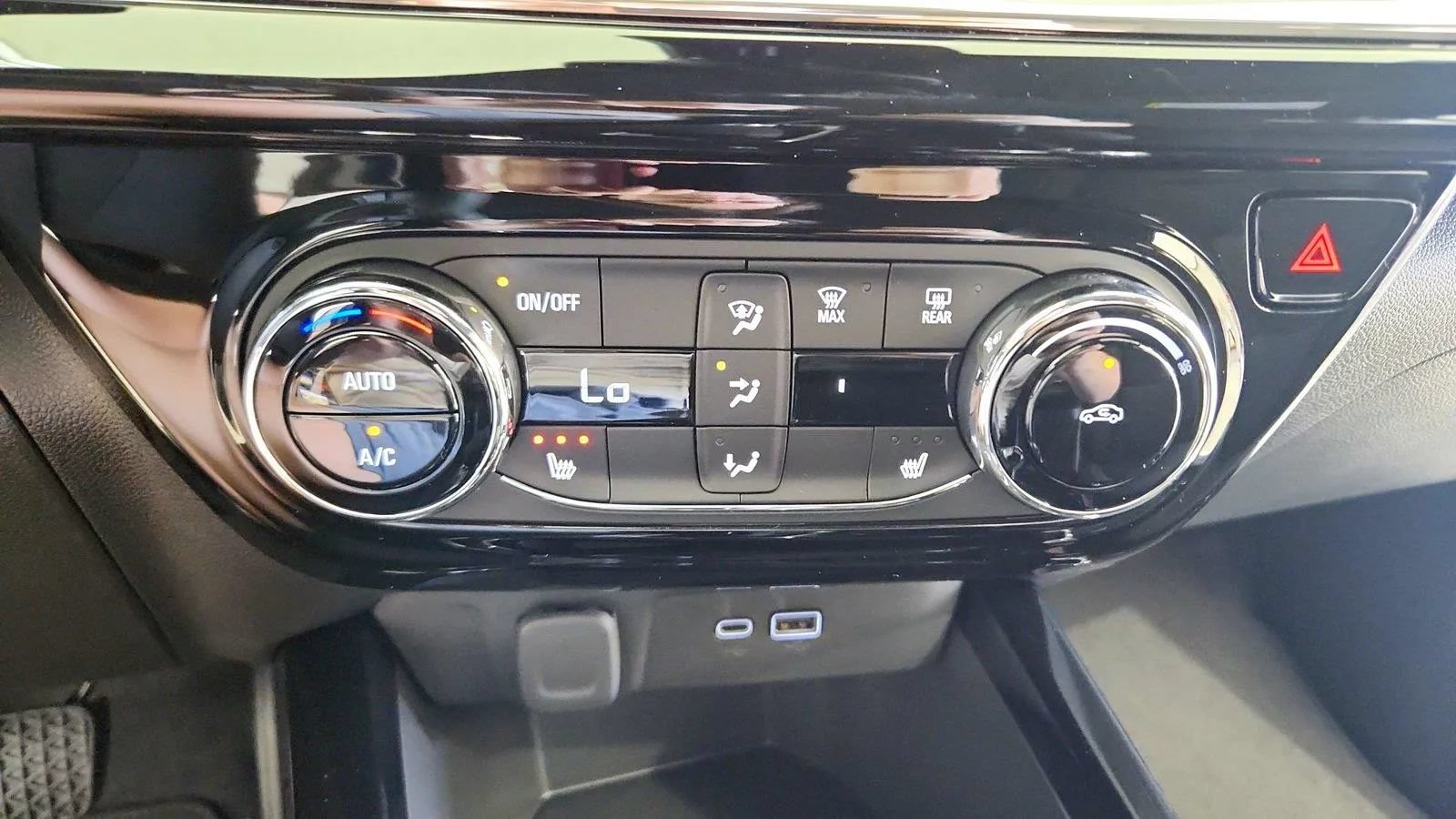New 2026 Chevrolet Trax RS w/ Driver Confidence Package FWD image 22