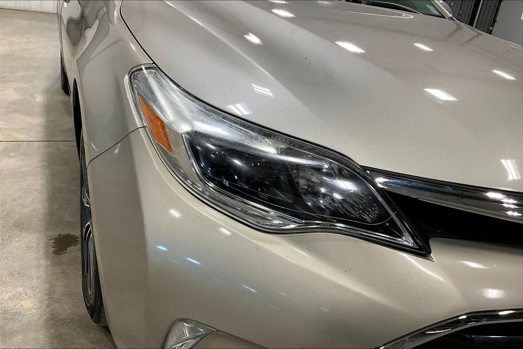 Used 2016 Toyota Avalon XLE Plus FWD image 31