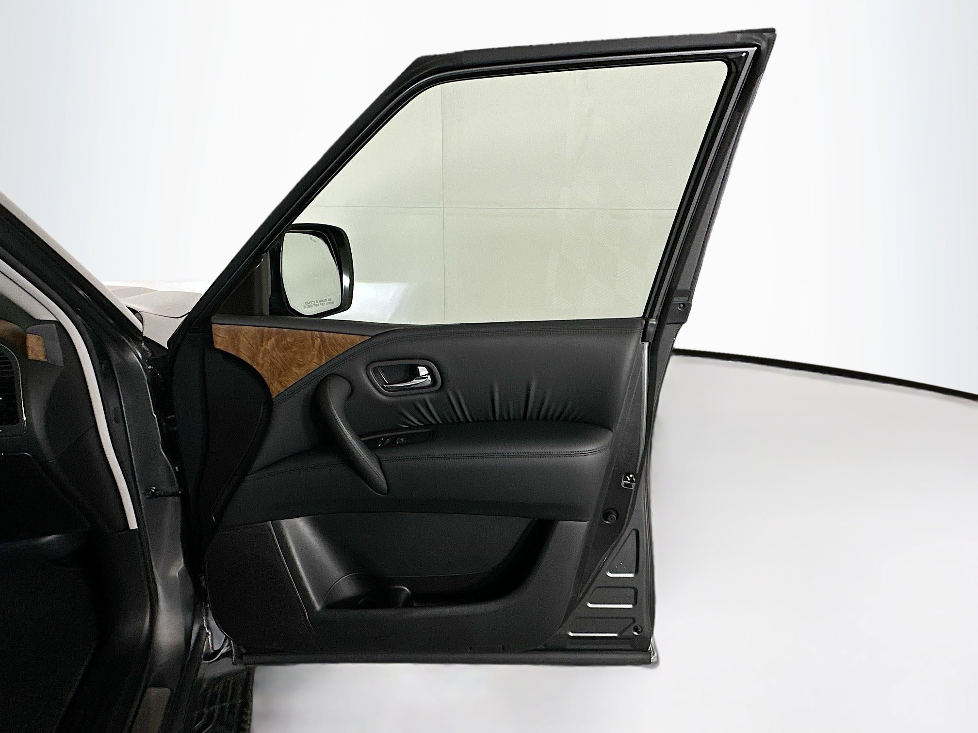 Used 2024 Nissan Armada SL w/ Captain's Chairs Package image 34