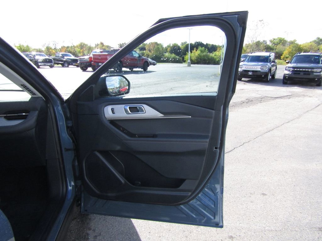 New 2026 Ford Explorer Active image 37