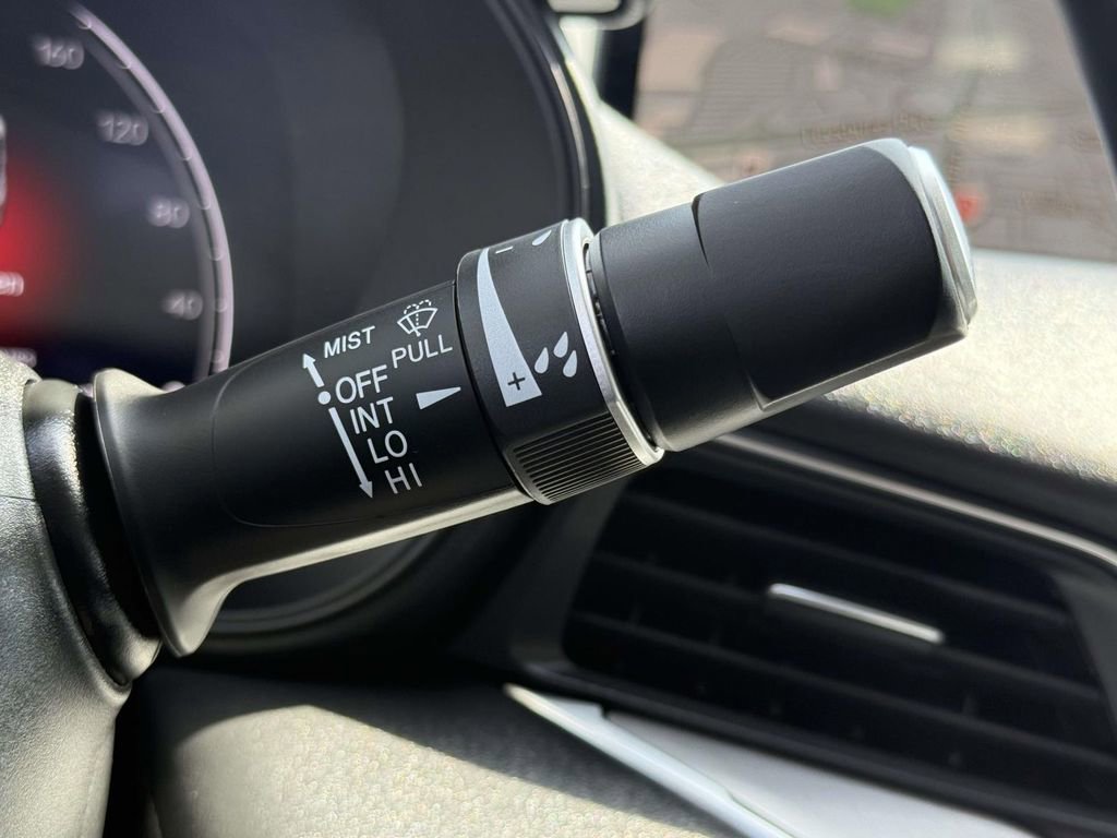 Certified 2025 Acura TLX w/ Technology Package image 26