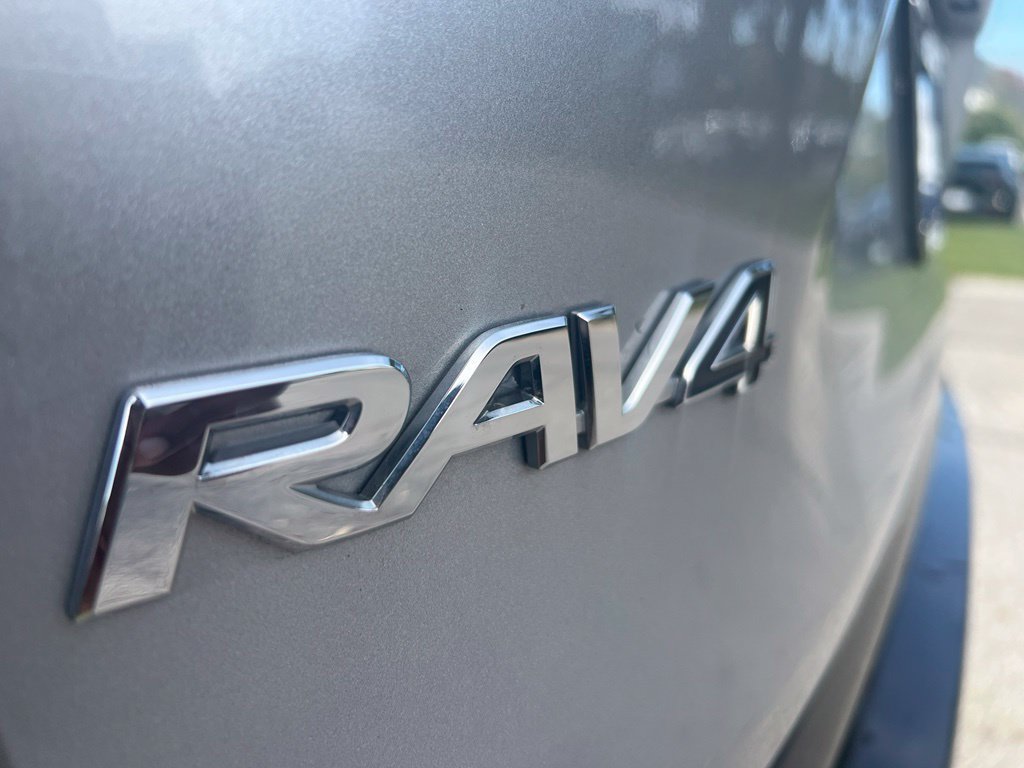 Used 2022 Toyota RAV4 XSE AWD/4WD image 34
