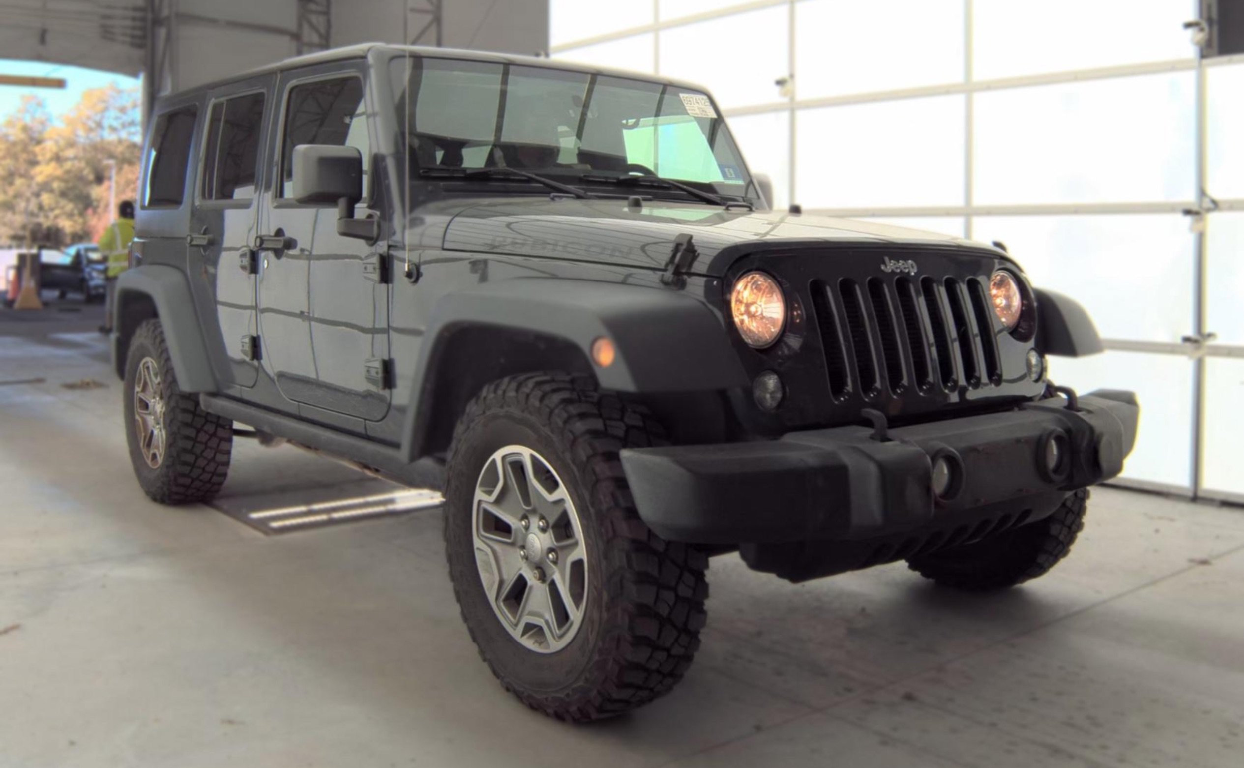 Used 2016 Jeep Wrangler Unlimited Rubicon w/ Dual Top Group AWD/4WD image 3