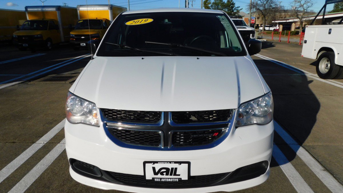 Used 2019 Dodge Grand Caravan SE w/ UConnect Hands-Free Group image 5