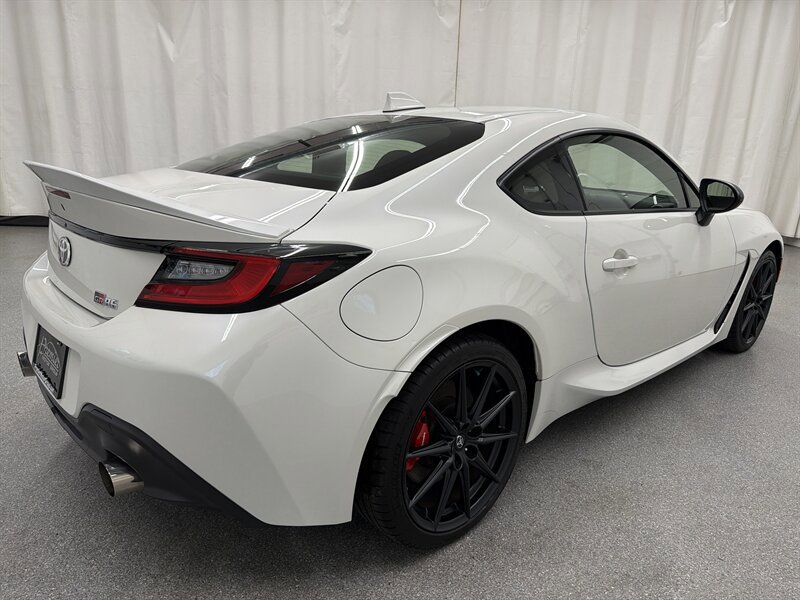 Used 2024 Toyota GR86 Premium w/ Performance Package RWD image 5