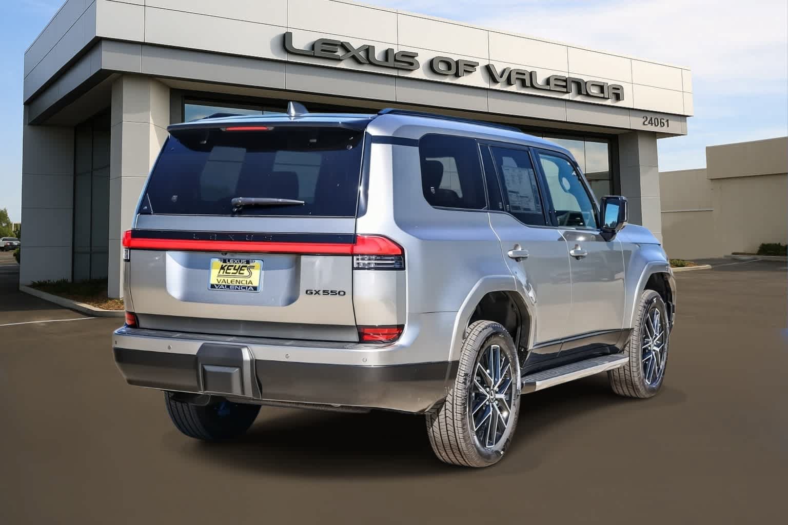 New 2026 Lexus GX 550 w/ Accessory Package (2T) AWD/4WD image 4