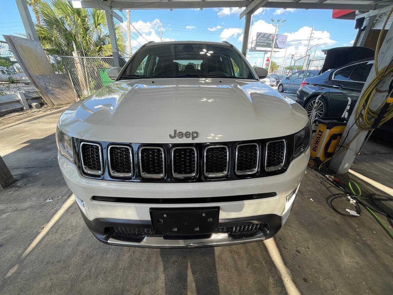 Used 2019 Jeep Compass Limited FWD image 1