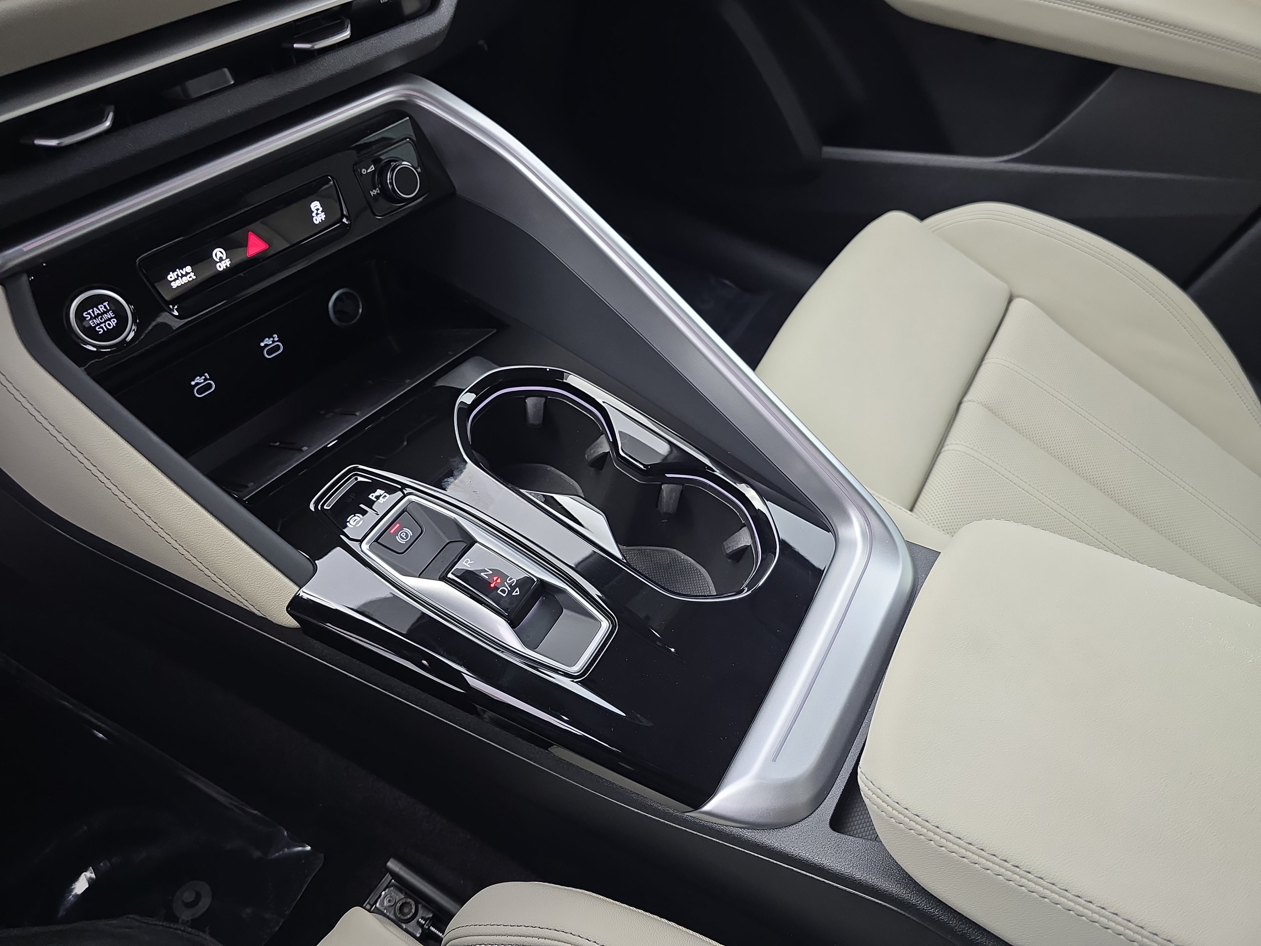Used 2025 Audi Q5 Prestige AWD/4WD image 25