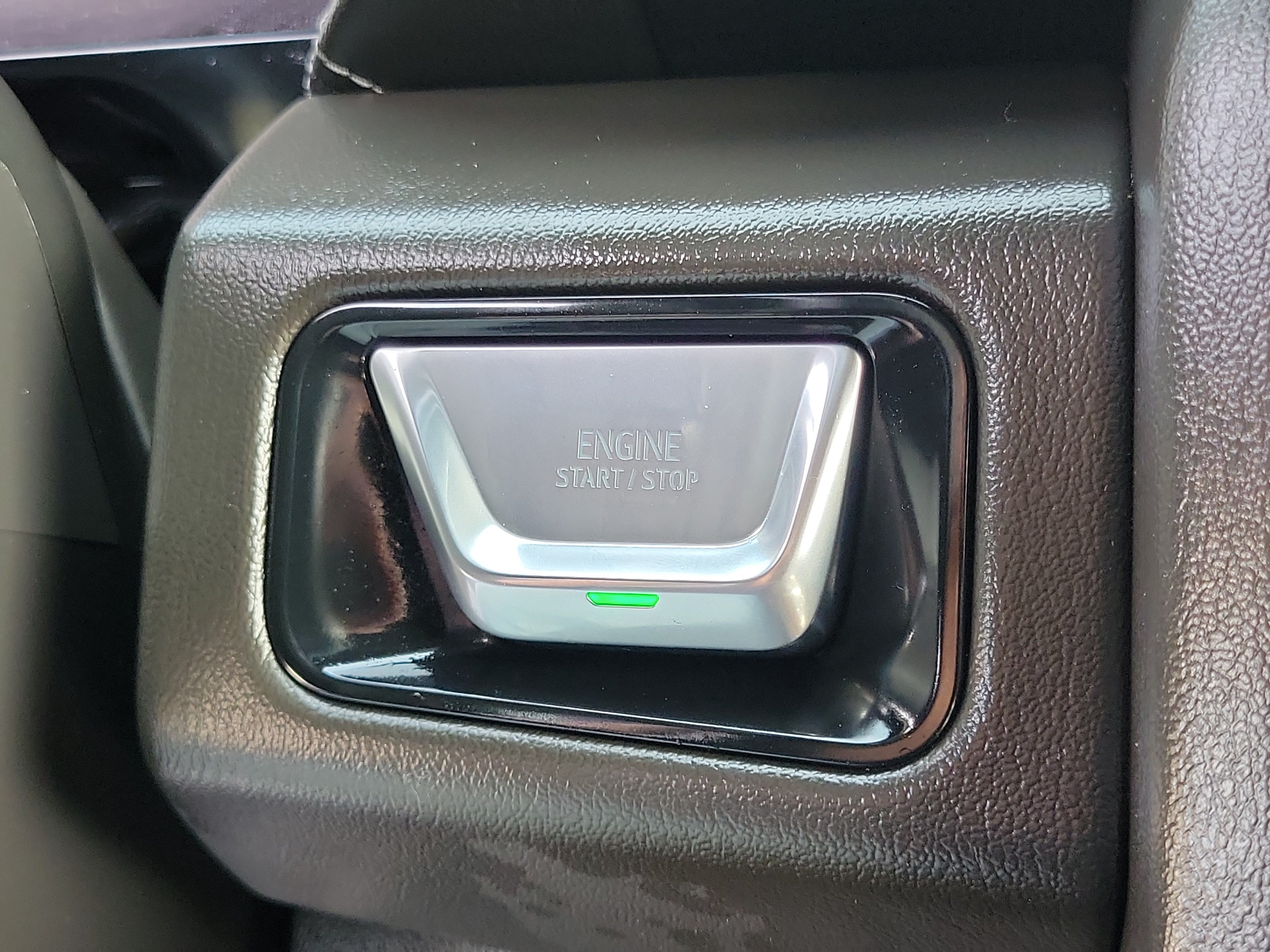 Used 2025 GMC Yukon Denali AWD/4WD image 28