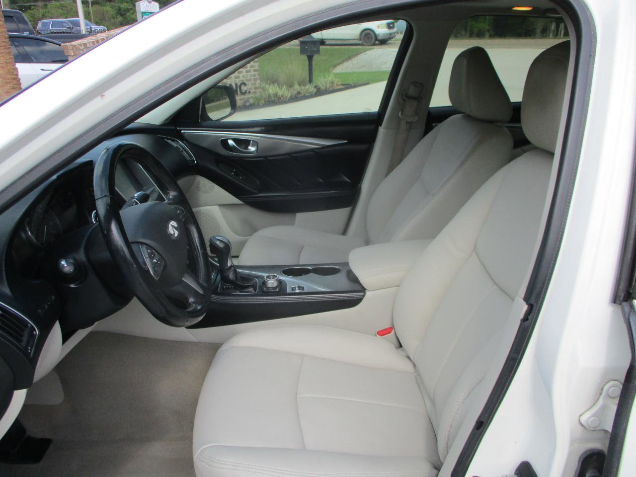 Used 2014 INFINITI Q50 Premium w/ Moonroof Package image 14