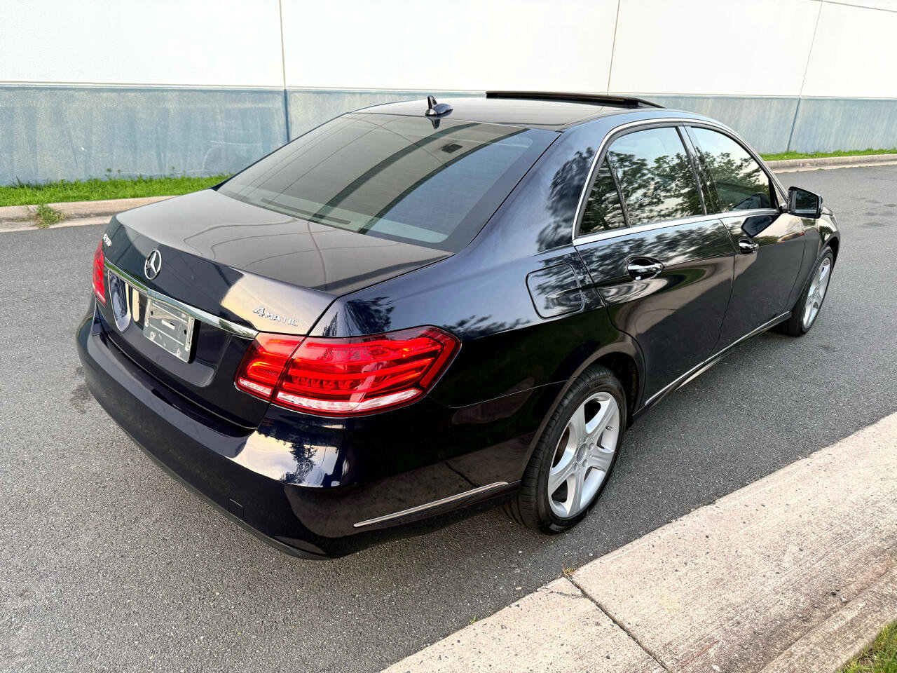 Used 2015 Mercedes-Benz E 350 4MATIC Sedan image 10