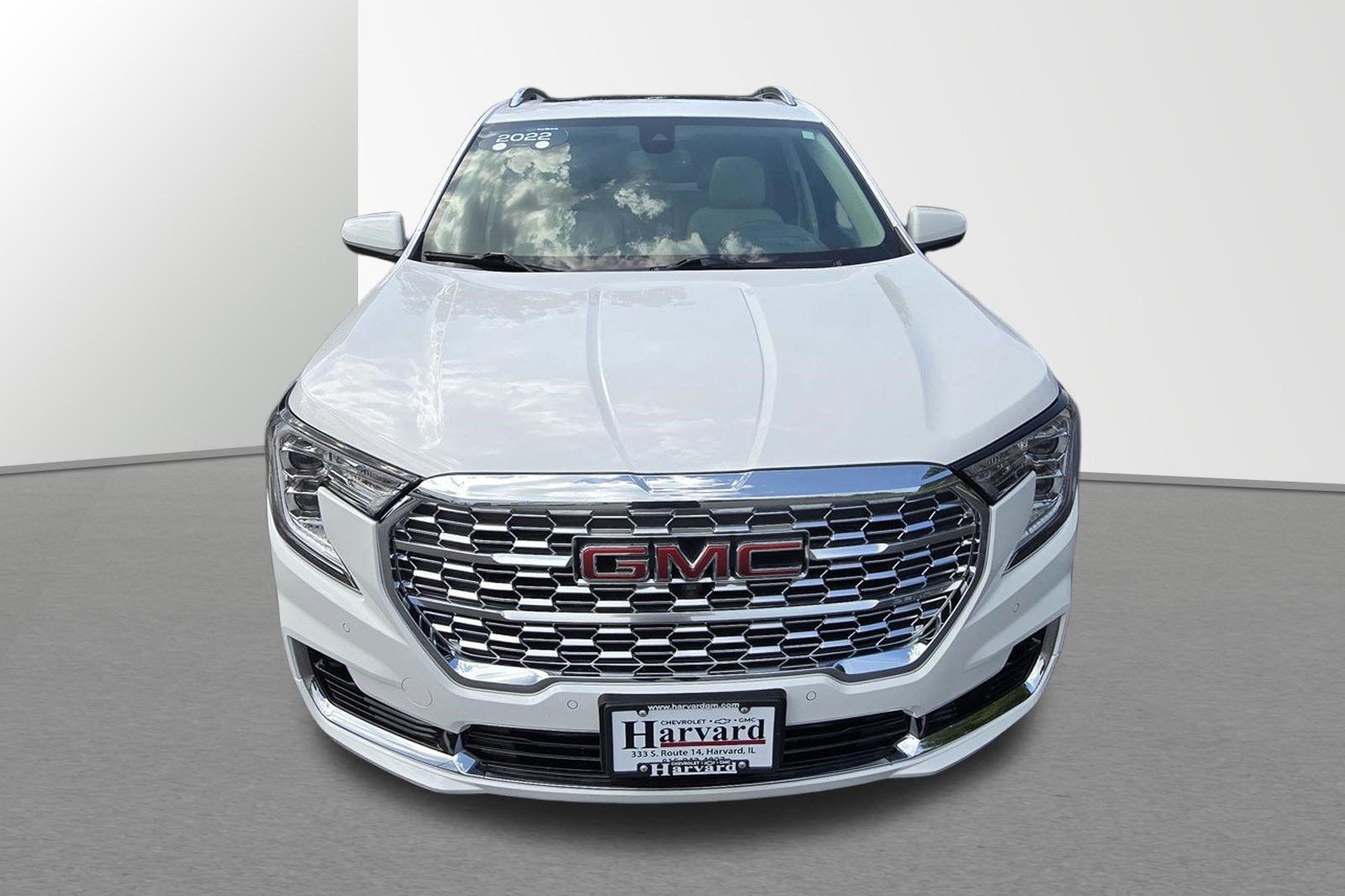 Used 2022 GMC Terrain Denali w/ Denali Premium Package AWD/4WD image 2