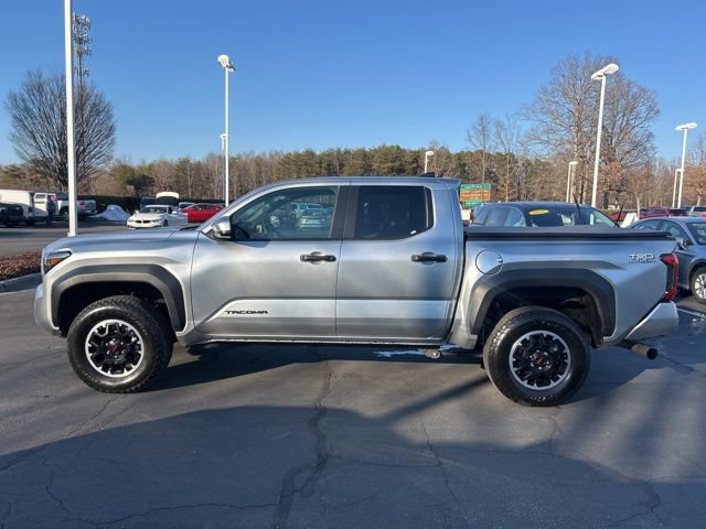 Used 2025 Toyota Tacoma TRD Off-Road image 10