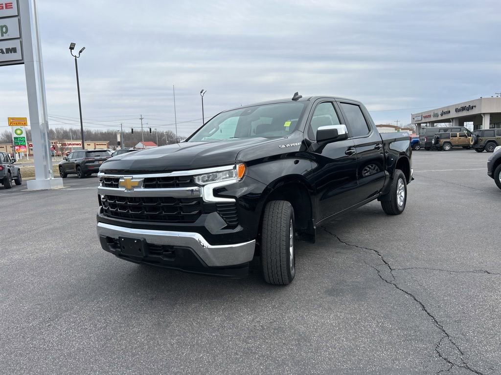 Used 2025 Chevrolet Silverado 1500 LT image 9