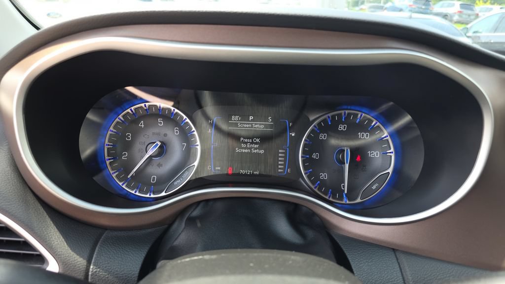 Used 2024 Chrysler Voyager LX FWD image 14