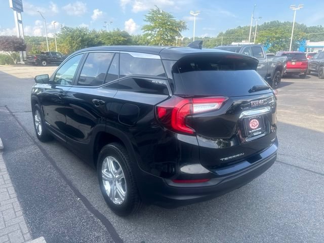 Used 2024 GMC Terrain SLE AWD/4WD image 5