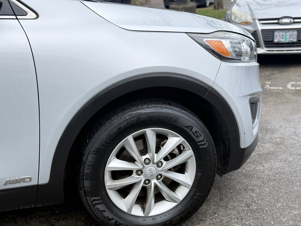 Used 2017 Kia Sorento LX image 18