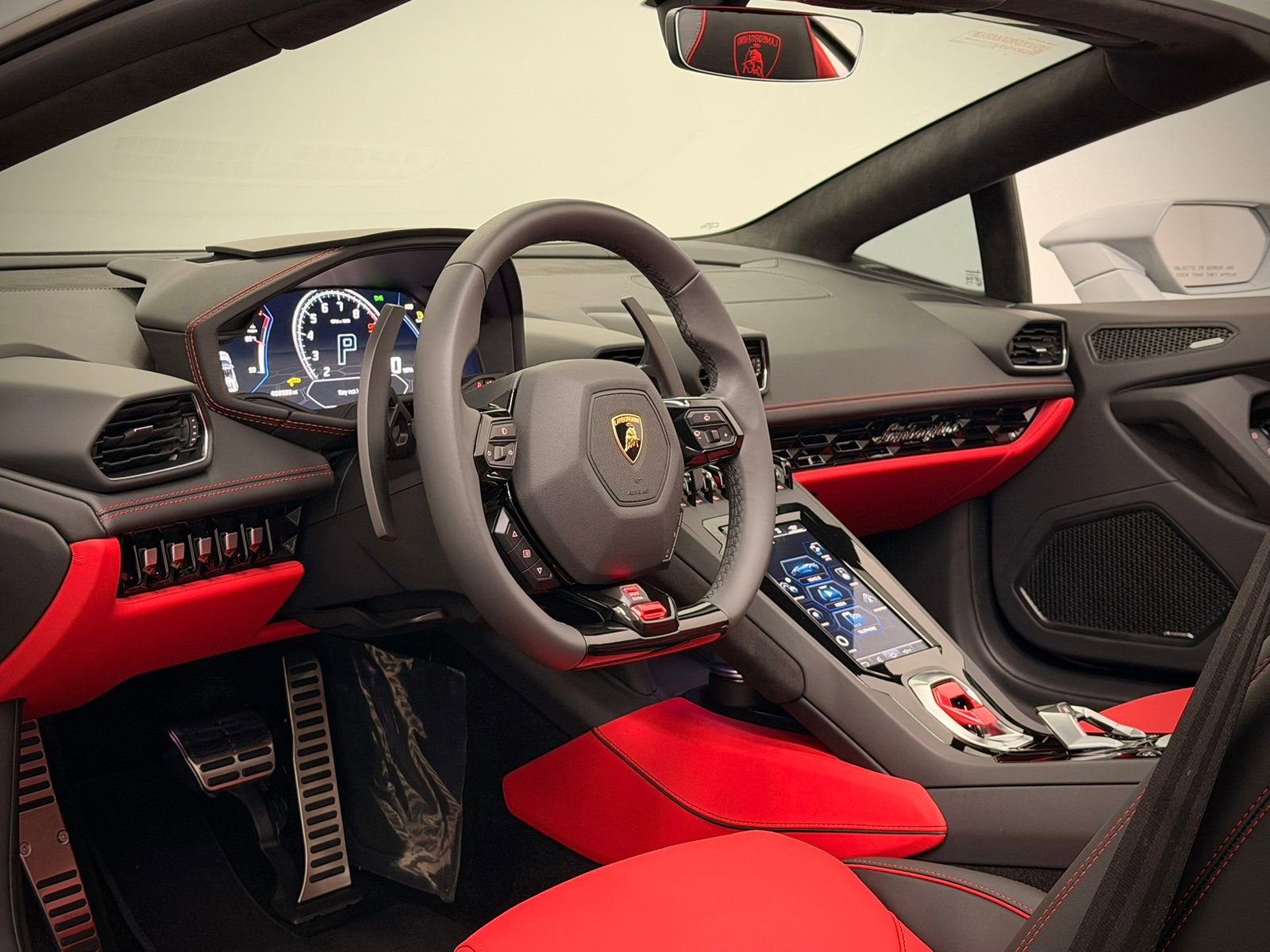 Used 2024 Lamborghini Huracan EVO image 20