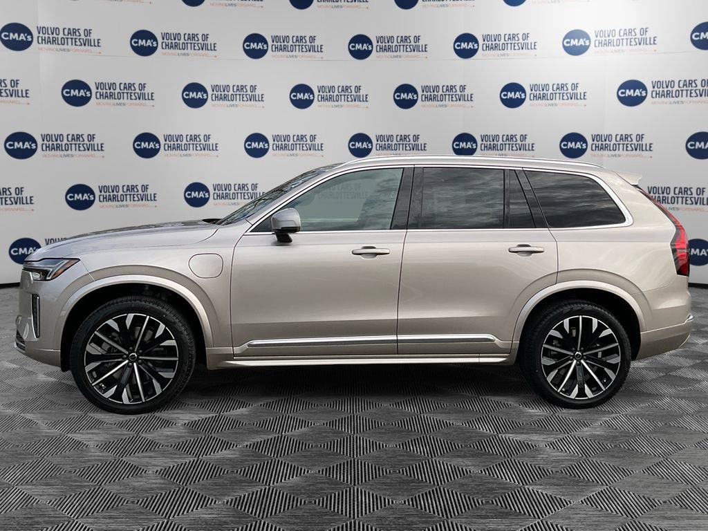 New 2026 Volvo XC90 T8 Core image 2